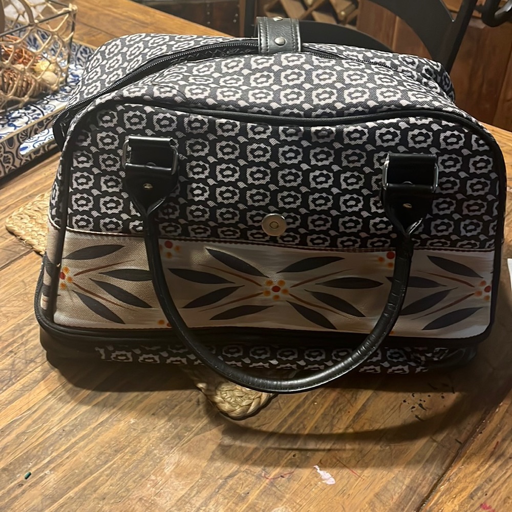 Temptation ware bake and take old world design carry case